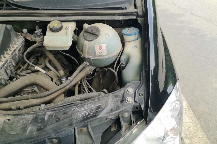 Used Mercedes-Benz Viano 2011 2.5L Luxury Edition Engine Bay Left