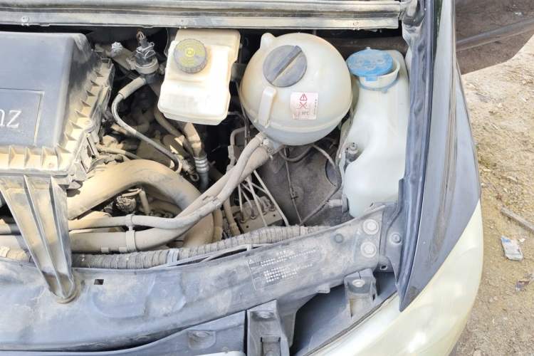Used Mercedes-Benz Viano 2011 2.5L Navigator Edition Engine Bay Left