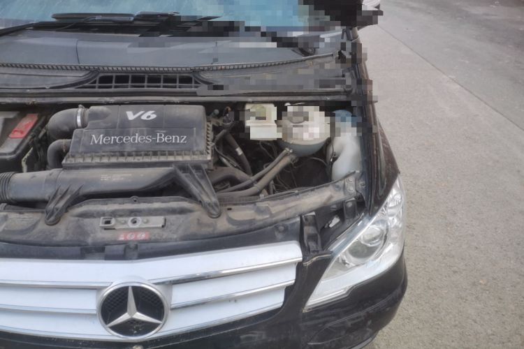 Used Mercedes-Benz Viano 2011 2.5L Navigator Edition Engine Bay Left