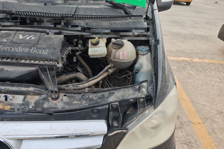 Used Mercedes-Benz Viano 2011 2.5L Luxury Edition Engine Bay Left