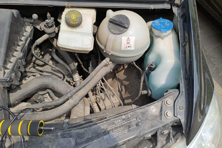 Used Mercedes-Benz Viano 2011 2.5L Navigator Edition Engine Bay Left