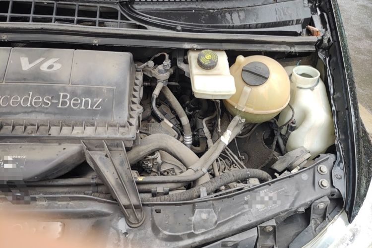 Used Mercedes-Benz Viano 2011 2.5L Prestige Edition Engine Bay Left