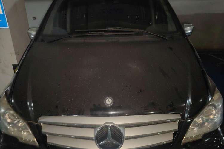 Used Mercedes-Benz Viano 2011 3.5L 125th Anniversary Edition 7 Seats Engine Bay