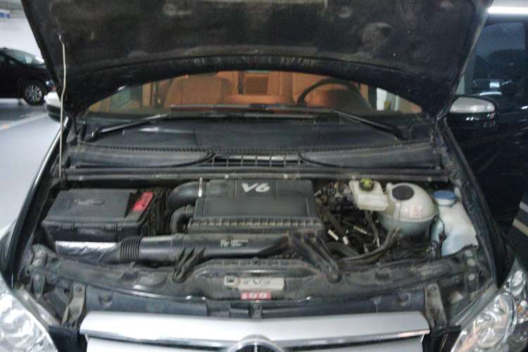 Used Mercedes-Benz Viano 2011 2.5L Navigator Edition Engine Bay