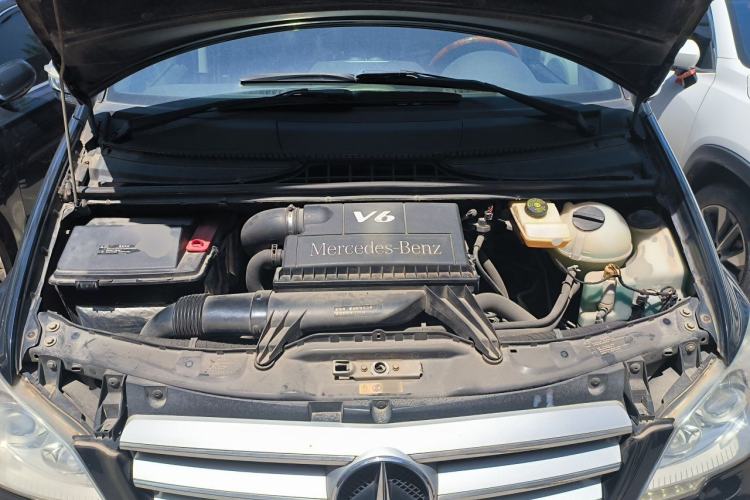 Used Mercedes-Benz Viano 2011 3.5L 125th Anniversary Edition 7 Seats Engine Bay
