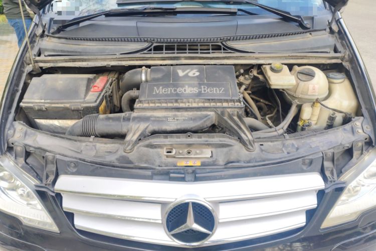 Used Mercedes-Benz Viano 2011 3.5L 125th Anniversary Edition 7 Seats Engine Bay