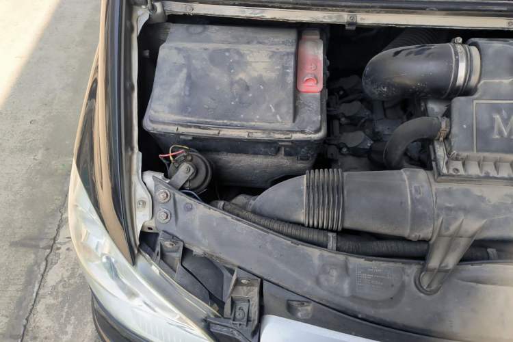Used Mercedes-Benz Viano 2011 2.5L Navigator Edition Engine Bay Right