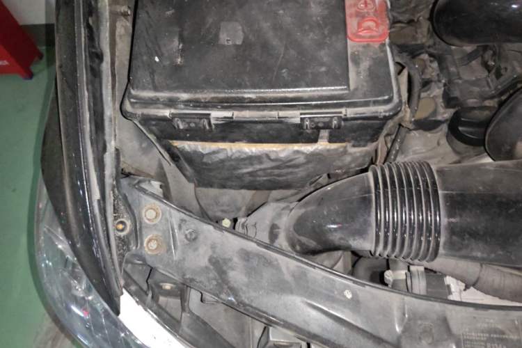 Used Mercedes-Benz Viano 2011 2.5L Navigator Edition Engine Bay Right