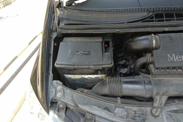 Used Mercedes-Benz Viano 2011 3.5L 125th Anniversary Edition 6 Seats Engine Bay Right