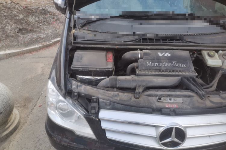 Used Mercedes-Benz Viano 2011 2.5L Navigator Edition Engine Bay Right