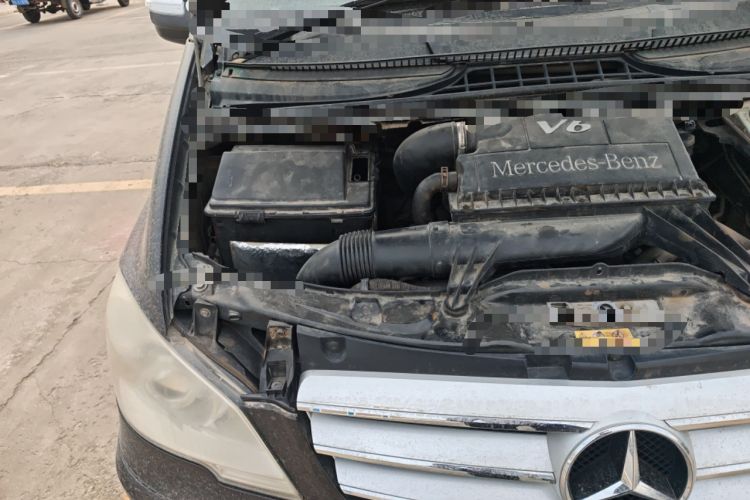 Used Mercedes-Benz Viano 2011 2.5L Luxury Edition Engine Bay Right