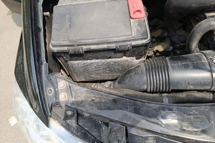 Used Mercedes-Benz Viano 2011 2.5L Navigator Edition Engine Bay Right