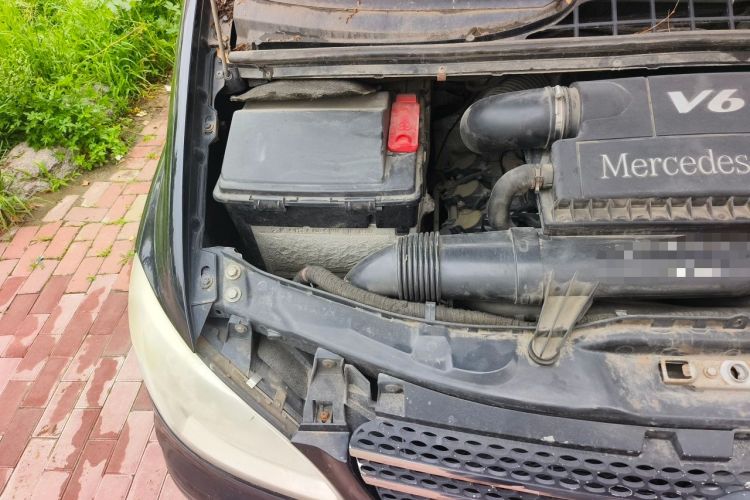 Used Mercedes-Benz Viano 2011 2.5L Prestige Edition Engine Bay Right