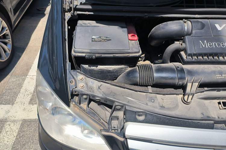 Used Mercedes-Benz Viano 2011 3.5L 125th Anniversary Edition 7 Seats Engine Bay Right