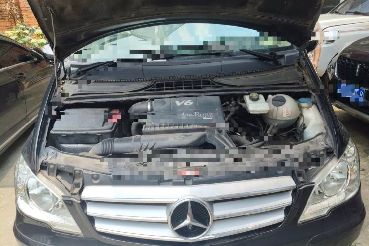 Used Mercedes-Benz Viano 2011 2.5L Prestige Edition Engine Bay