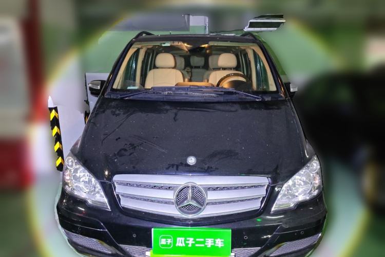 Used Mercedes-Benz Viano 2011 2.5L Navigator Edition Front
