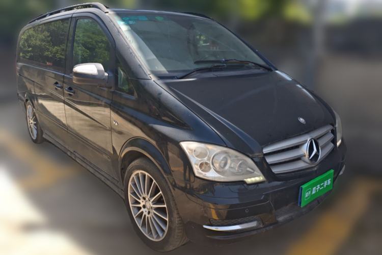 Used Mercedes-Benz Viano 2011 3.5L 125th Anniversary Edition 7 Seats Front Right 45 Deg