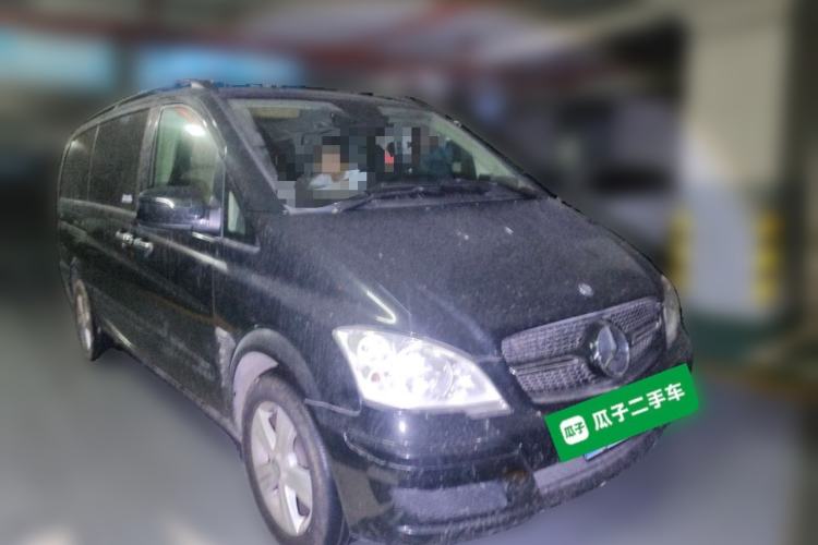 Used Mercedes-Benz Viano 2011 2.5L Navigator Edition Front Right 45 Deg