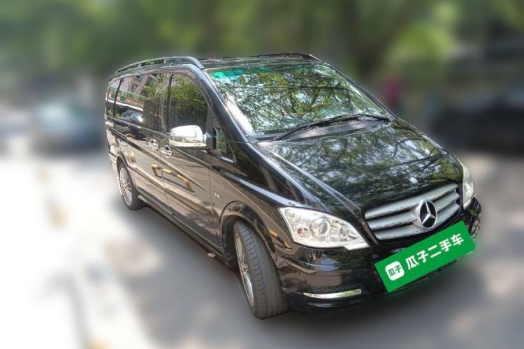 Used Mercedes-Benz Viano 2011 3.5L 125th Anniversary Edition 6 Seats Front Right 45 Deg