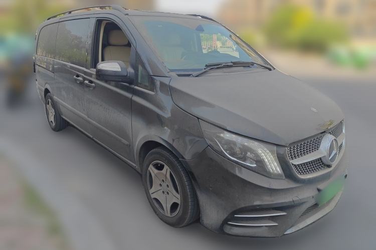 Used Mercedes-Benz Viano 2011 2.5L Prestige Edition Front Right 45 Deg