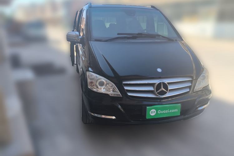 Used Mercedes-Benz Viano 2011 3.5L 125th Anniversary Edition 6 Seats Front Right 45 Deg