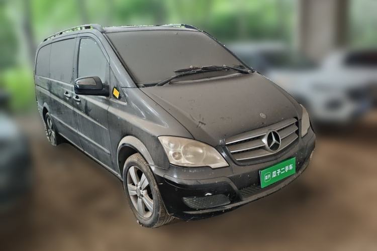 Used Mercedes-Benz Viano 2011 2.5L Luxury Edition Front Right 45 Deg