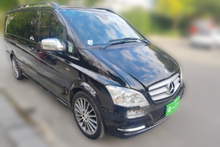 Used Mercedes-Benz Viano 2011 3.5L 125th Anniversary Edition 7 Seats Front Right 45 Deg