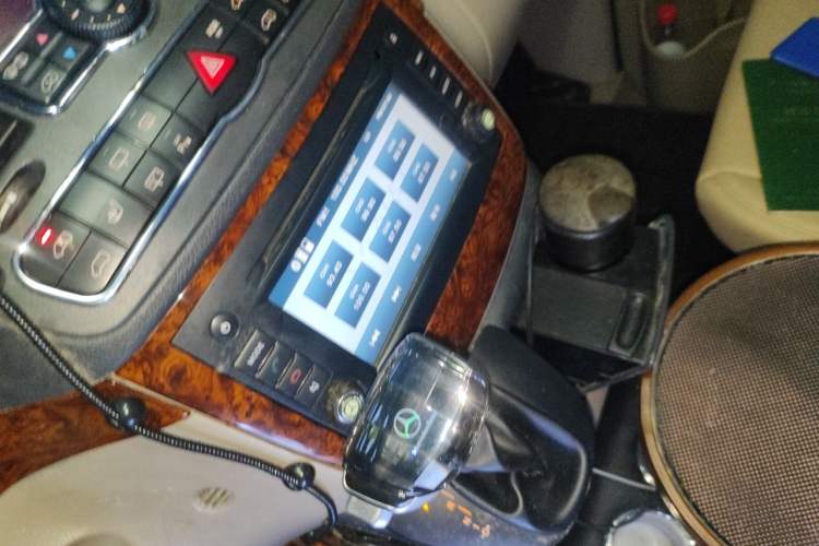 Used Mercedes-Benz Viano 2011 2.5L Navigator Edition Gear Lever