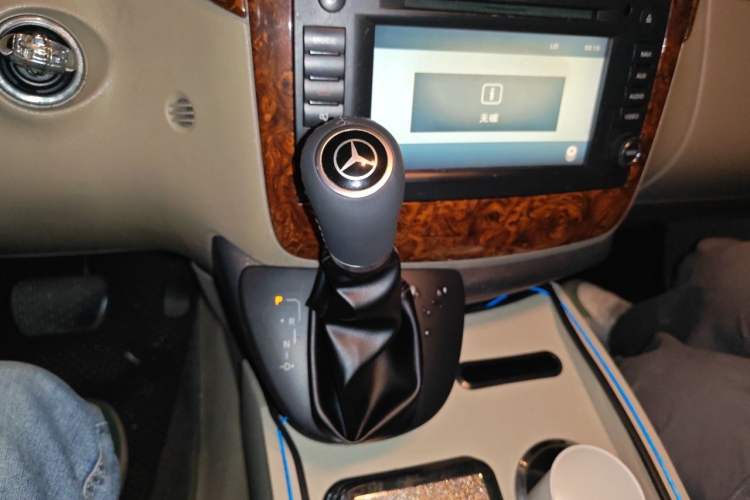 Used Mercedes-Benz Viano 2011 2.5L Navigator Edition Gear Lever