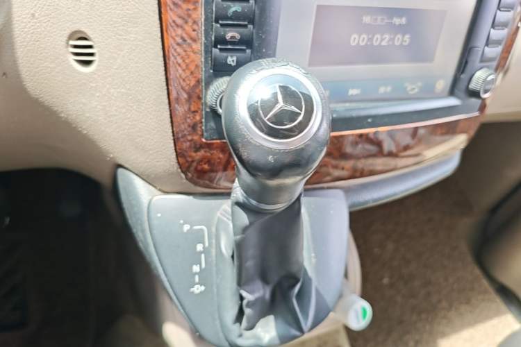 Used Mercedes-Benz Viano 2011 2.5L Navigator Edition Gear Lever