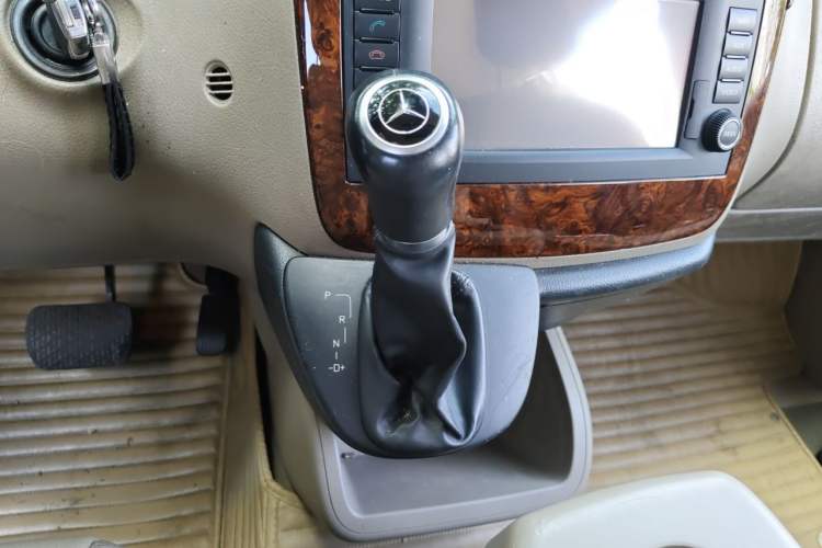 Used Mercedes-Benz Viano 2011 2.5L Navigator Edition Gear Lever