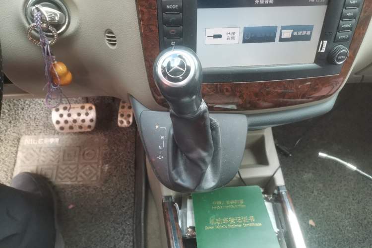 Used Mercedes-Benz Viano 2011 2.5L Navigator Edition Gear Lever