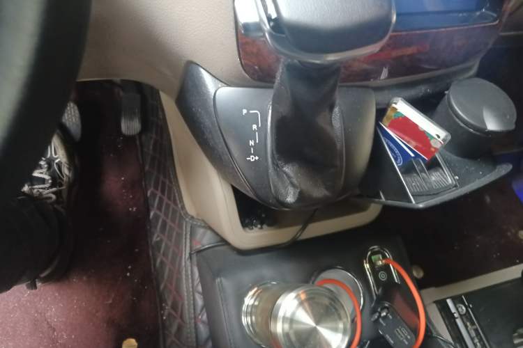 Used Mercedes-Benz Viano 2011 2.5L Navigator Edition Gear Lever