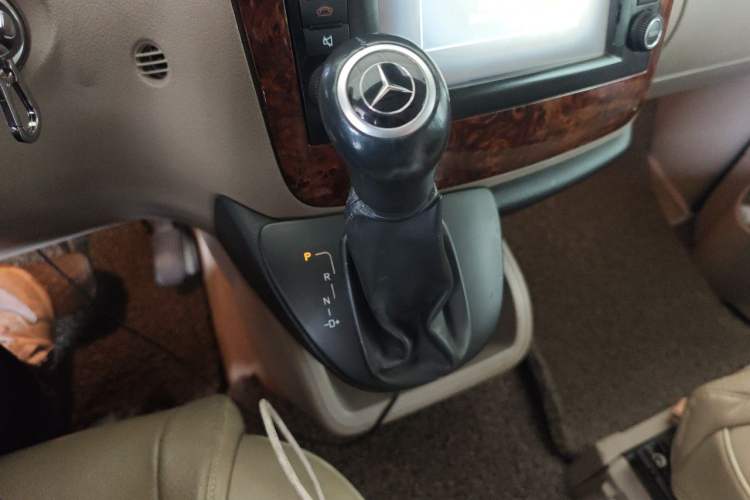 Used Mercedes-Benz Viano 2011 2.5L Navigator Edition Gear Lever