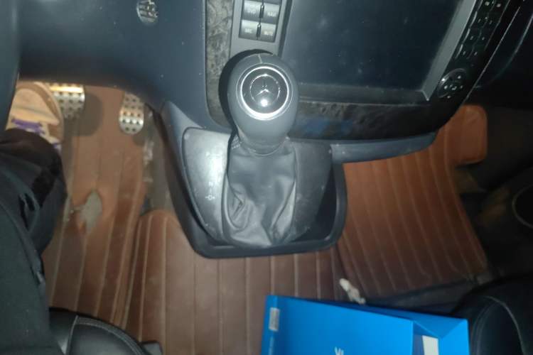 Used Mercedes-Benz Viano 2011 3.5L 125th Anniversary Edition 7 Seats Gear Lever