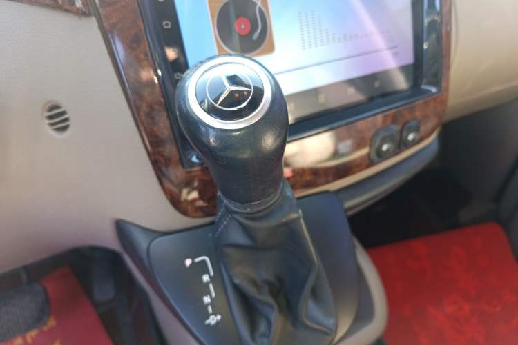 Used Mercedes-Benz Viano 2011 2.5L Prestige Edition Gear Lever