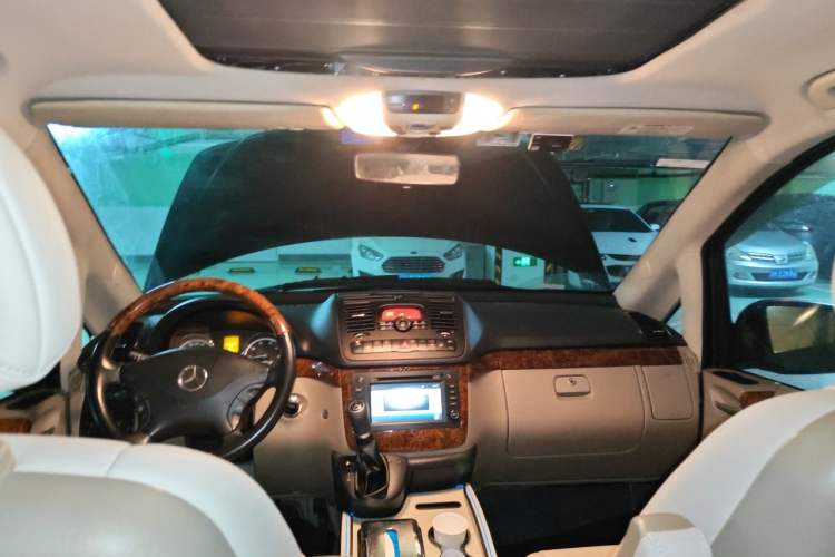 Used Mercedes-Benz Viano 2011 2.5L Navigator Edition Headliner