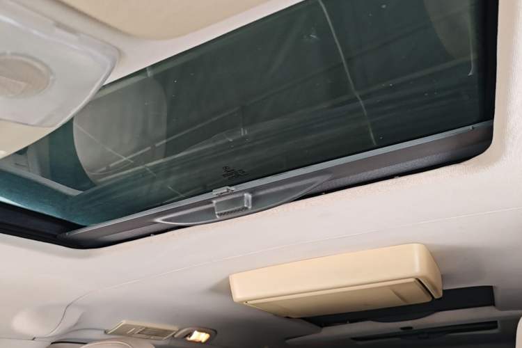 Used Mercedes-Benz Viano 2011 2.5L Navigator Edition Headliner