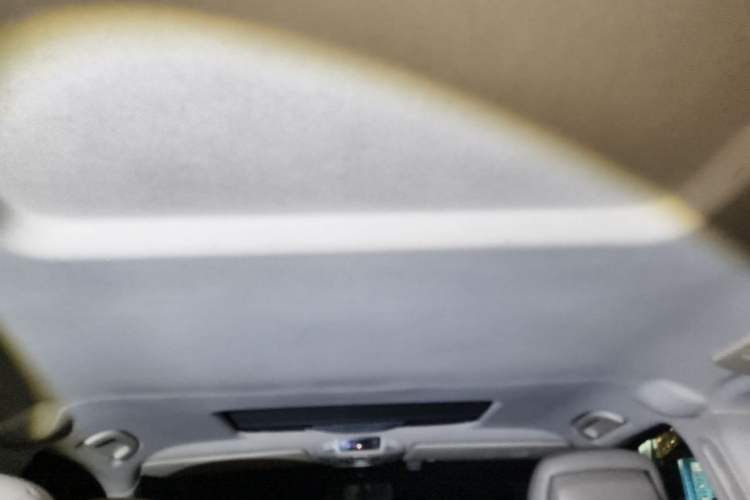 Used Mercedes-Benz Viano 2011 2.5L Luxury Edition Headliner