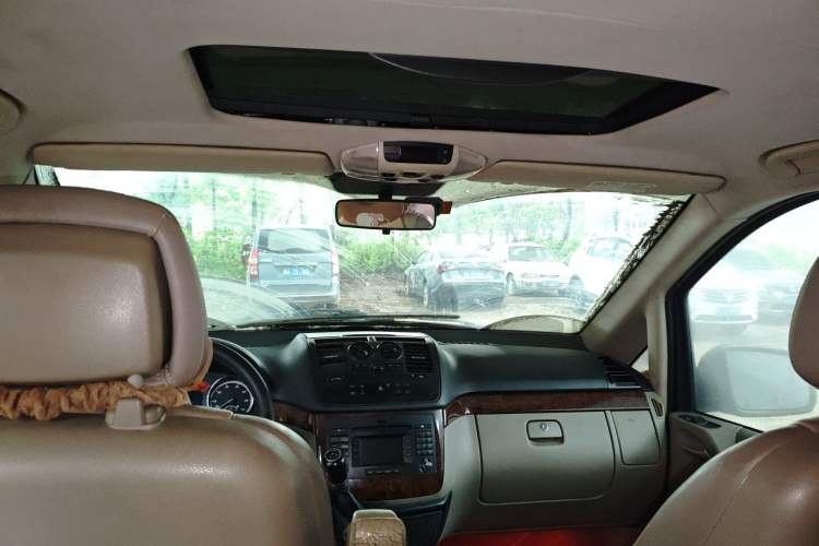 Used Mercedes-Benz Viano 2011 2.5L Luxury Edition Headliner
