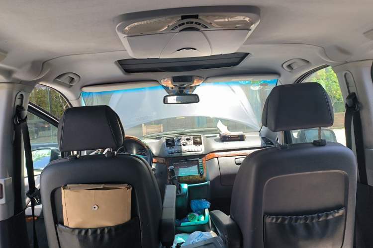 Used Mercedes-Benz Viano 2011 3.5L 125th Anniversary Edition 7 Seats Headliner