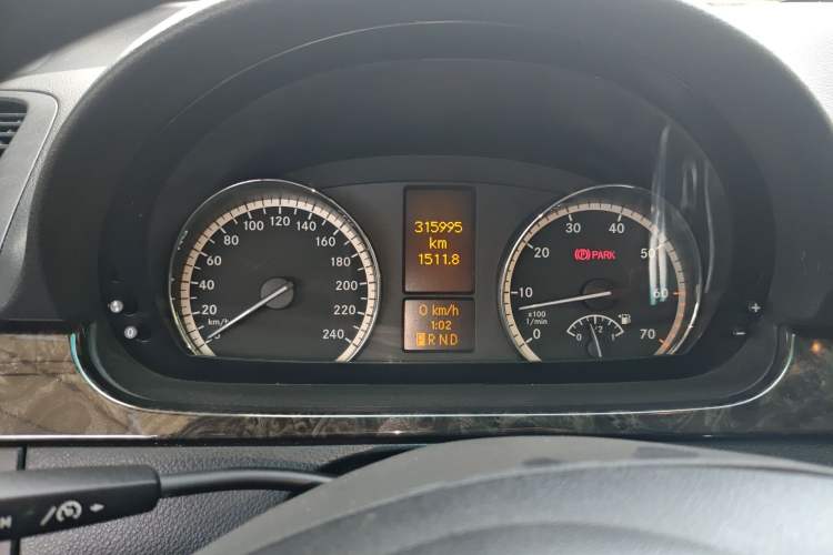 Used Mercedes-Benz Viano 2011 3.5L 125th Anniversary Edition 7 Seats Instrument Cluster