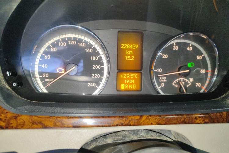Used Mercedes-Benz Viano 2011 2.5L Navigator Edition Instrument Cluster