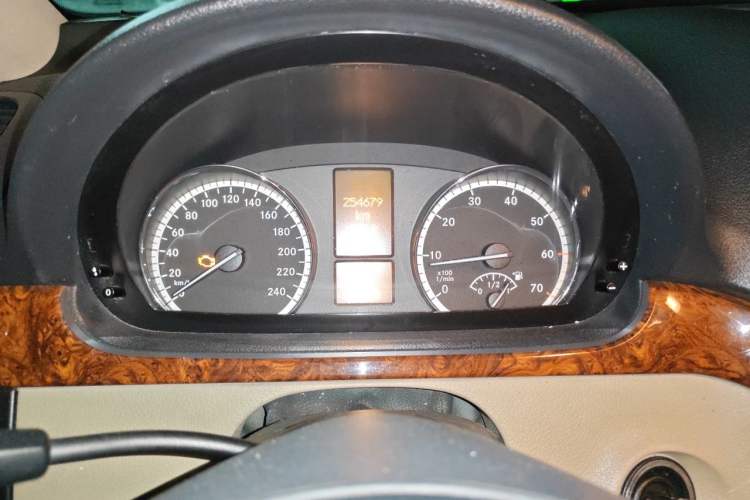 Used Mercedes-Benz Viano 2011 2.5L Navigator Edition Instrument Cluster