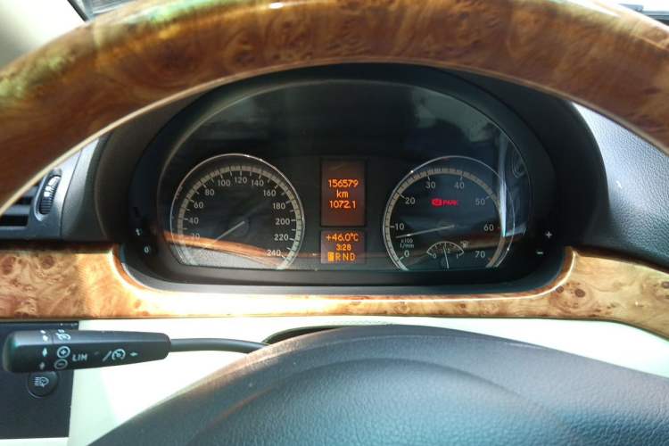 Used Mercedes-Benz Viano 2011 3.5L 125th Anniversary Edition 6 Seats Instrument Cluster