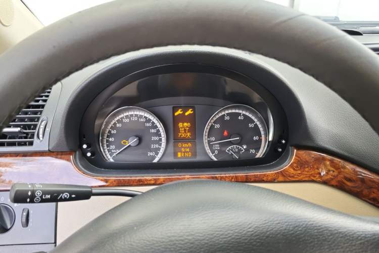 Used Mercedes-Benz Viano 2011 2.5L Navigator Edition Instrument Cluster