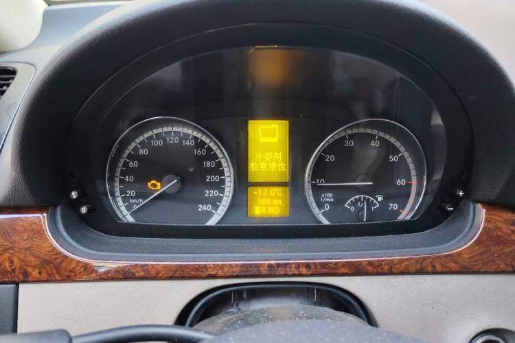 Used Mercedes-Benz Viano 2011 2.5L Navigator Edition Instrument Cluster