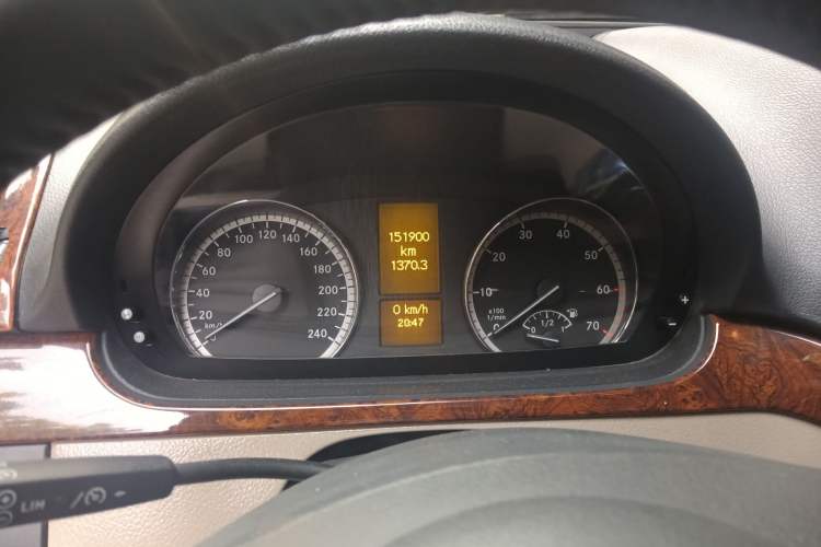 Used Mercedes-Benz Viano 2011 2.5L Navigator Edition Instrument Cluster