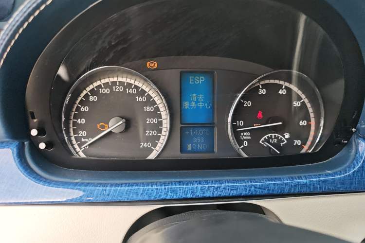 Used Mercedes-Benz Viano 2011 2.5L Luxury Edition Instrument Cluster