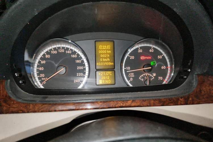 Used Mercedes-Benz Viano 2011 2.5L Luxury Edition Instrument Cluster